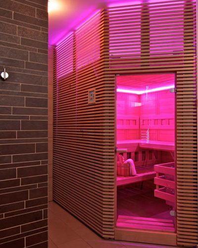 osvetlenie indikuje nepripravenosť sauny